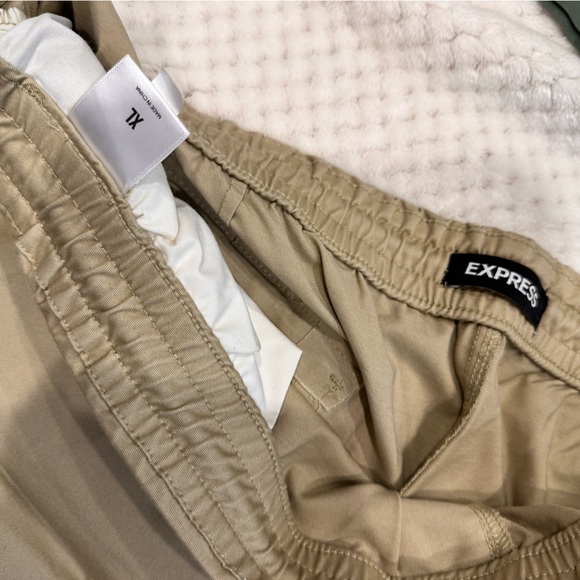 Men’s Express shorts - Picture 2 of 2